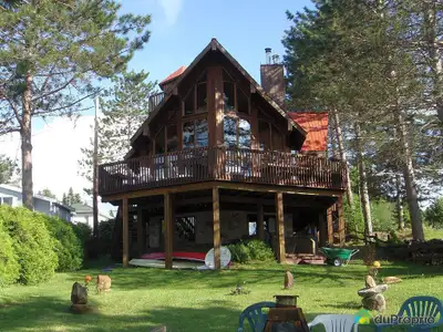 NÉGOCIABLE - Maison 4 saisons tout cèdre, superbe plage, qualité de l'eau et vue exceptionnelle, 3 é...