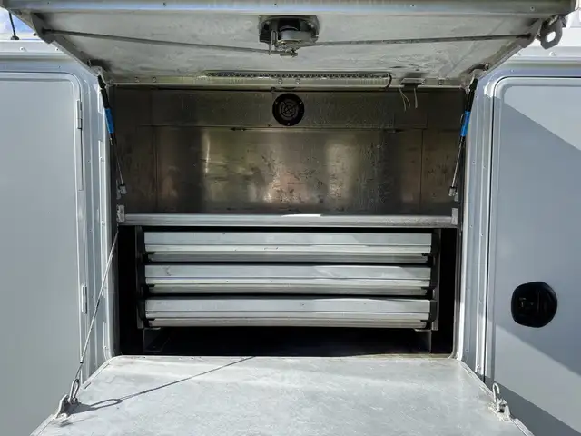 2024 Ford F-550 Crew Cab 4x4 Service Truck with Welder and Compr in Heavy Trucks in City of Montréal - Image 42