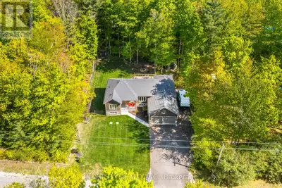 Welcome to 41 Tall Pines! Your Georgian Bay retreat is an executive, ranch-style bungalow, located o...