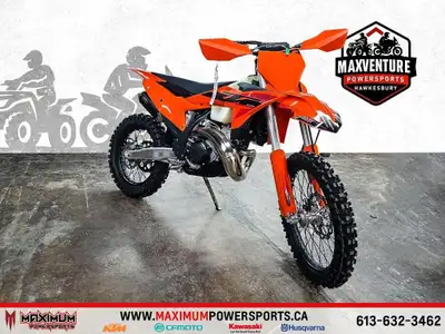 2025 KTM 250 XC La KTM 250 XC 2025 est une moto d’enduro légère équipée d’un moteur 4 temps 250cc ha...