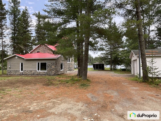 $649,000 - Bungalow for sale in St-Ambroise — photo 2