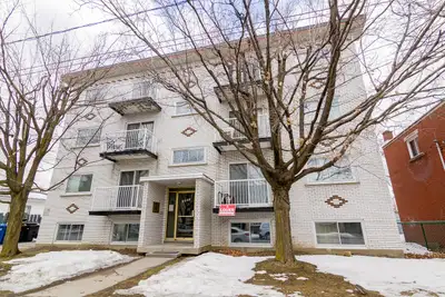 1 mois gratuit - Appartement 5 - 4 1/2 libre #LongueuilÀLouer 1091 Boul. Nobert. QC. J4K 2N6 1550$/m...