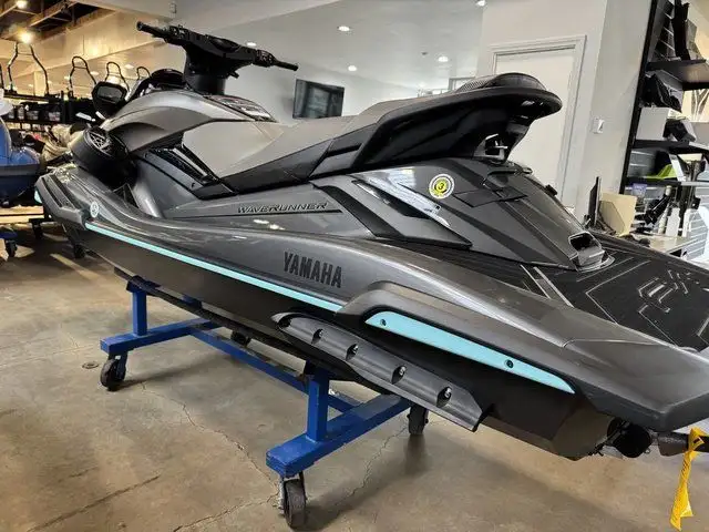 2025 YAMAHA FXHO WITH AUDIO 1900CC-BLACK! in Personal Watercraft in Edmonton - Image 4
