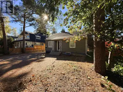 An Opportunity To Live In The Heart Of Unionville. This Cozy Home Fills With Modern Comfort. Steps T...