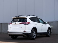 CARGET AUTOMOTIVE is thrilled to offer this The 2016 Toyota RAV4 XLE, a practical compact SUV offeri... (image 5)