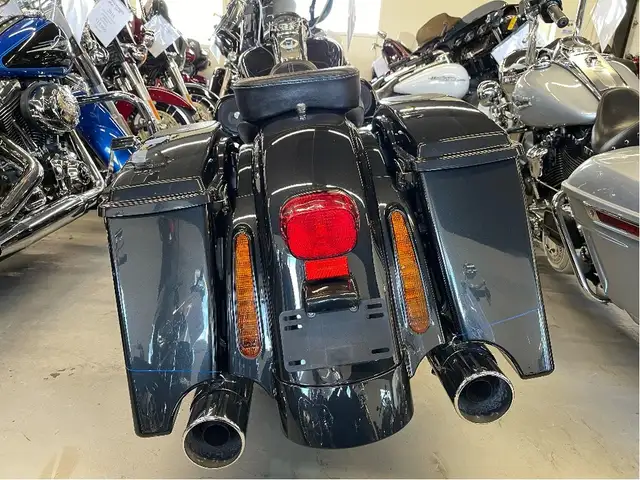 2013 Harley-Davidson CVO Road King 110TH ANNIVERSARY CVO/110 TWI in Street, Cruisers & Choppers in North Bay - Image 21