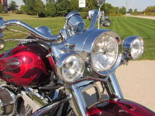 2002 Harley-Davidson FLHRSE - CVO Road King in Sport Touring in Leamington - Image 6
