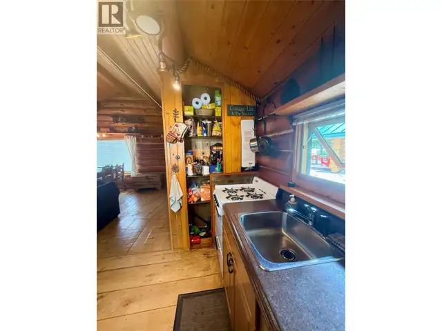 Cabin 4 Hatheume Lake Road Peachland, British Columbia in Houses for Sale in Penticton - Image 18