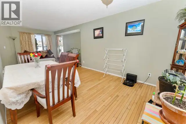 63 Hawkmount Green NW Calgary, Alberta in Houses for Sale in Calgary - Image 11