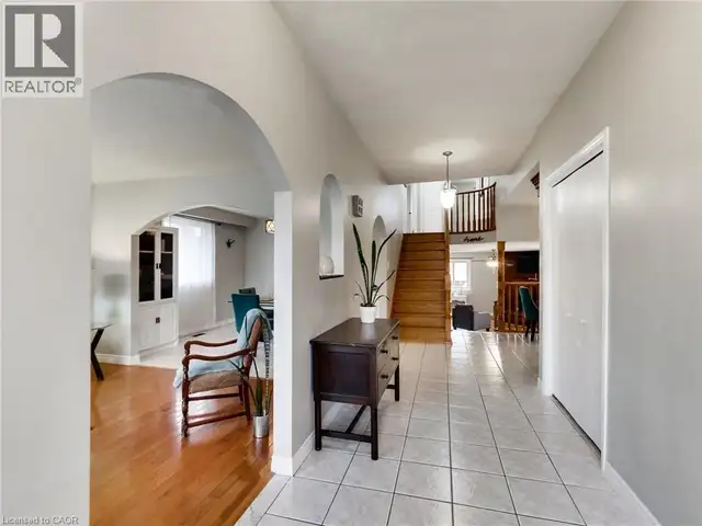 18 PAVAROTTI Court Hamilton, Ontario in Houses for Sale in Hamilton - Image 5