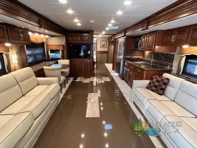 2015 Fleetwood RV Providence 42M only 027,446 Miles in RVs & Motorhomes in Moncton - Image 37