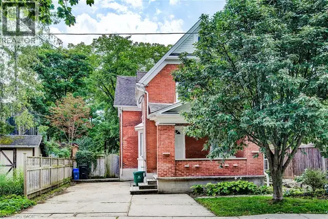 81 WILLOW Street Waterloo, Ontario in Houses for Sale in Kitchener / Waterloo - Image 3