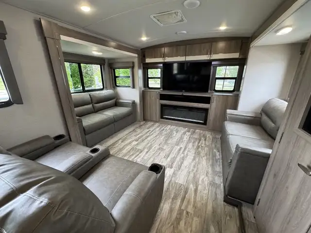 2023 Grand Design Imagine 3100RD in Travel Trailers & Campers in St. Albert - Image 7