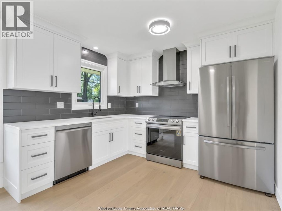 2445 TODD LANE#Upper Unit LaSalle, Ontario 5
