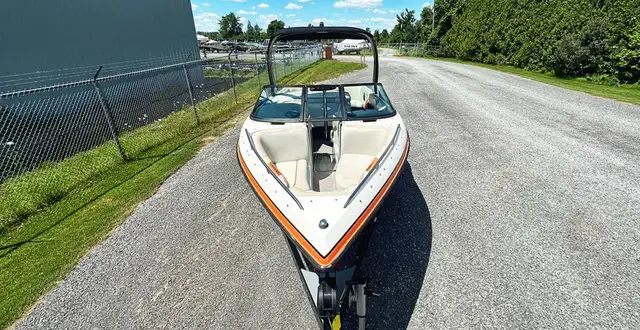 2006 MALIBU WAKESETTER 21LX in Powerboats & Motorboats in Ottawa - Image 4
