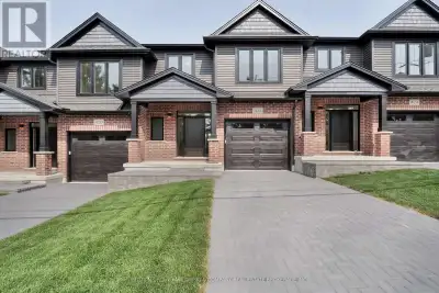 ACT NOW!! NEW Government HST Rebate + EXTRA $10,000 BUILDER BONUS FOR QUALIFYING BUYERS UNIT JUNE 1,...