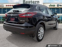 | Blind Spot Warning | Power Moonroof | Heated Front Seats | Heated Steering Wheel | Rear Parking Se... (image 4)