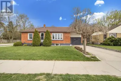 Renovated & Versatile Home on a Prime Corner Lot Ideal for Investors or First-Time BuyersDiscover ex...