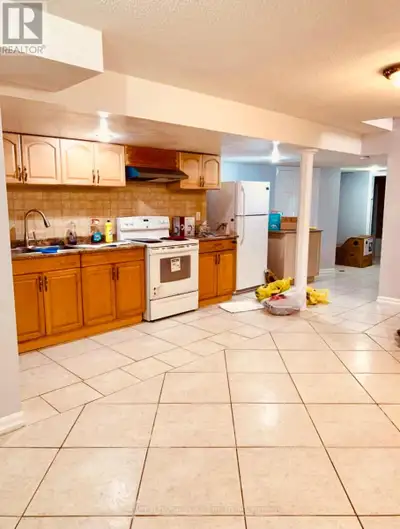 390 MARBLE PLACE Newmarket (Woodland Hill), Ontario