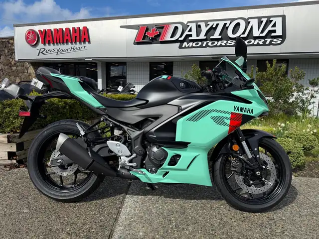 2026 Yamaha YZF-R3 Cyan in Street, Cruisers & Choppers in Vancouver - Image 2