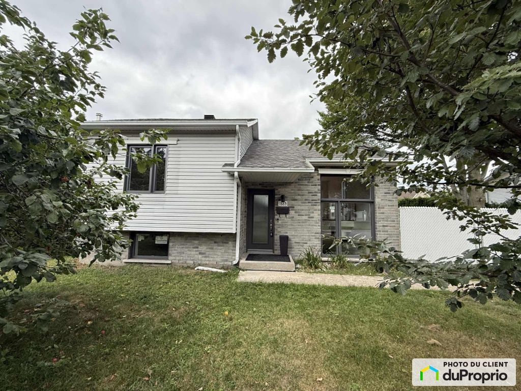 $445,400 - Bungalow for sale in Sorel-Tracy — photo 1