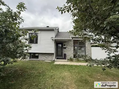 Possibilité de location-achat dépôt de sécurité obligatoire Ce Bungalow situé dans un secteur paisib...