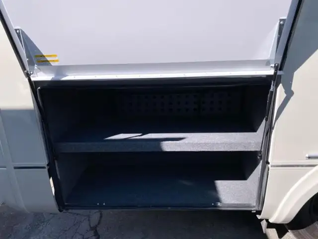 2026 Leisure Travel Unity U24CB in RVs & Motorhomes in Bedford - Image 32