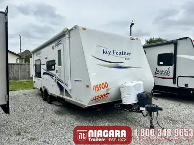 Year: 2010 Stock Number: UX7281 Status: PreOwned Weight: 4310 Lbs. Length: 23 ft Sleeps: 6 Included...