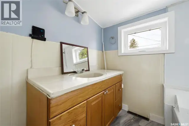304 Main STREET Avonlea, Saskatchewan in Houses for Sale in Moose Jaw - Image 20