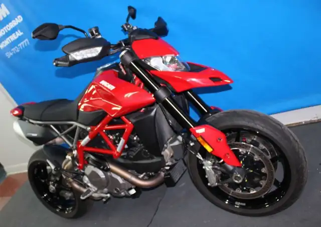 2020 Ducati Hypermotard 950 in Sport Bikes in City of Montréal - Image 3