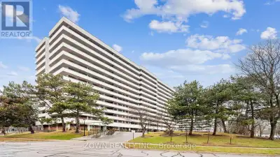 Welcome to your new home!!! Rarely offered and nestled in the heart of prime Thornhill, this beautif...