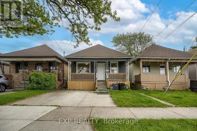 230 MCANULTY BOULEVARD Hamilton (Crown Point), Ontario in Houses for Sale in Oakville / Halton Region - Image 4