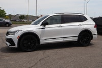 NO ACCIDENT Elevate Your Drive with the 2022 VW Tiguan Comfortline R-LINE BLACK EDITION 4Motion AWD.... (image 2)