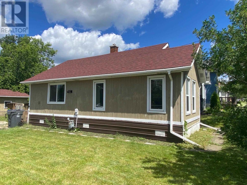 146 Windemere AVE S Thunder Bay, Ontario Houses for Sale Thunder