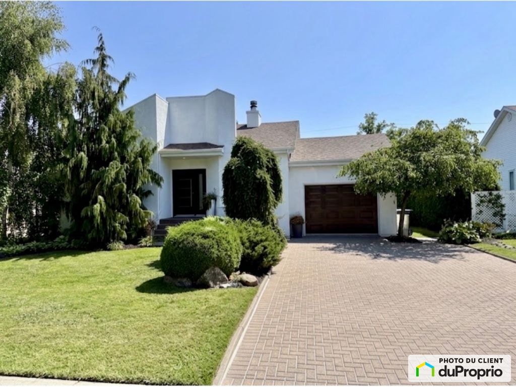 $589,999 - Bungalow for sale in St-Pie — photo 1