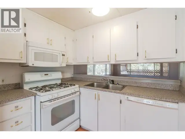 5469 SAUNDERS CRESCENT 103 Mile House, British Columbia in Houses for Sale in 100 Mile House - Image 5