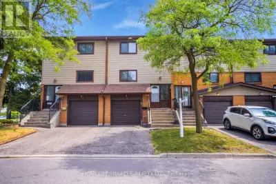 Welcome to 25 Carleton Place, Brampton! This well-maintained townhouse offers 3 spacious bedrooms, 3...