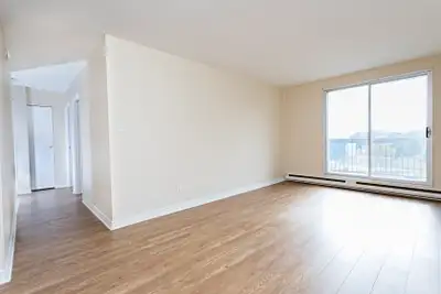 Découvrez notre 4 1/2 à louer à Laval, dans un quartier dynamique et très recherché, au cur de la vi...