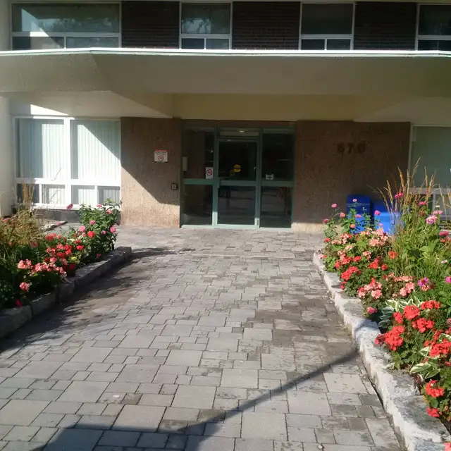 Rose Park - 1 Bedroom Large Apartment for Rent | Long Term Rentals ...
