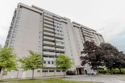 Bright & Spacious 2-Bdrm with Unobstructed Toronto Skyline Views! ***Fully renovated in 2025: new la...