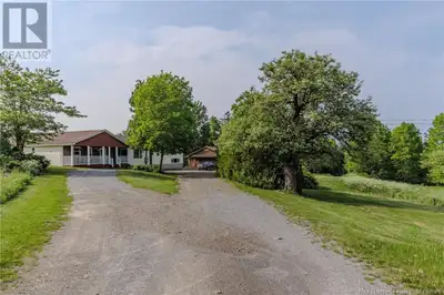 Welcome to your dream home on the picturesque Kingston Peninsula, just moments from the popular Yip...