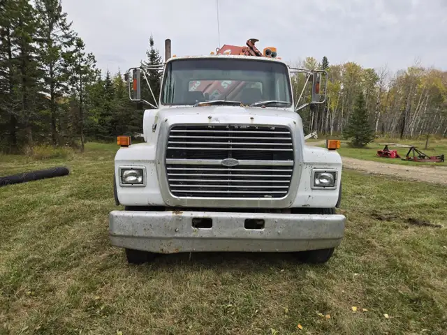 1990 Ford T/A Day Cab Picker Truck L8000 in Heavy Trucks in Calgary - Image 11