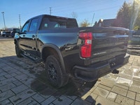 2023 Chevrolet Silverado 1500 ZR2 with 39,839 km! Clean history with no accidents See Carfax report... (image 6)