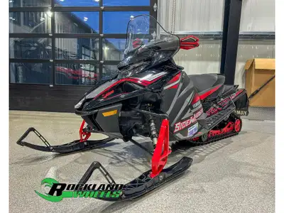Yamaha SIDEWINDER STX-DX 137 ES/R 2017 Découvrez la Yamaha Sidewinder STX-DX 137 ES/R 2017, une moto...