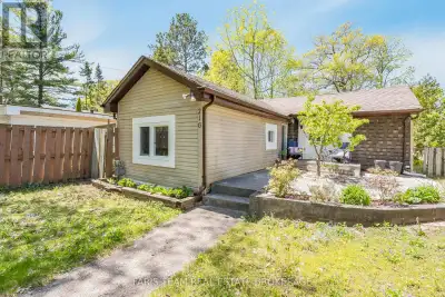 Top 5 Reasons You Will Love This Home: 1) Tucked away in the peaceful community of Oxbow Park, this...