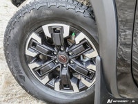 * 9-speed automatic transmission, 4-wheel drive with high/low range, and hill descent control * 17-i... (image 8)
