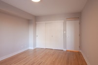 Semi-renovated Akelius two bedroom apartment for rent. Located near Drummond & Sherbrooke W in the D... (image 7)