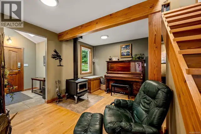 1590 Carrington Bay Rd Whaletown, British Columbia in Houses for Sale in Campbell River - Image 15