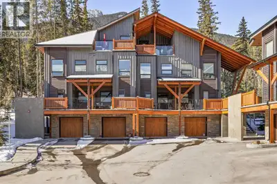 In a back row location, alongside a lovely treed hillside you'll find this well appointed, bright &...