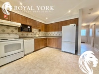 ** OPEN 24/7 - CALL: 437-561-9900 ** 3 Bedrooms, 2.5 Bathrooms, Near Parks, Public Transportation, B... (image 4)